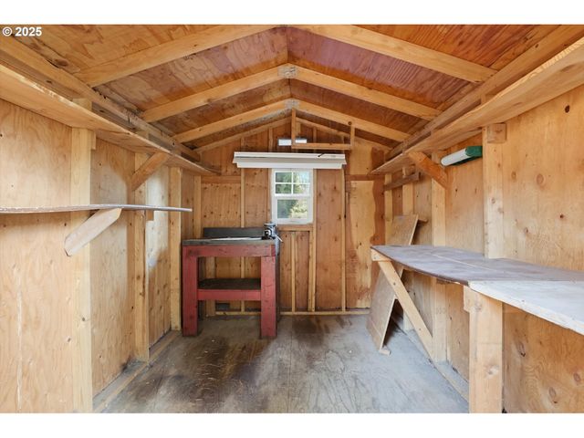 3709 Ne COUCH St, Portland, OR 97232