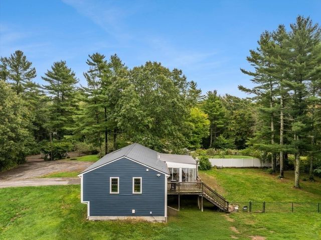 49 Benson St, Middleboro, MA 02346