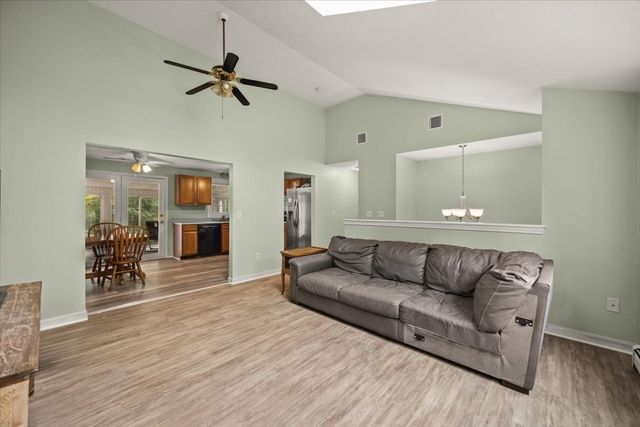49 Benson St, Middleboro, MA 02346
