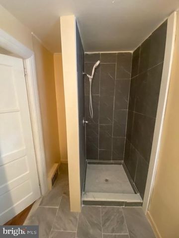 1517 WALNUT ST, Harrisburg, PA 17103