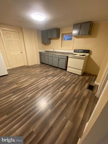 1517 WALNUT ST, Harrisburg, PA 17103