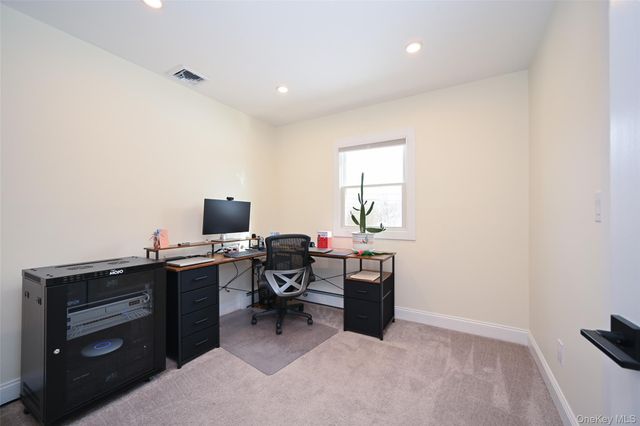 501 Johnson Avenue, Ronkonkoma, NY 11779