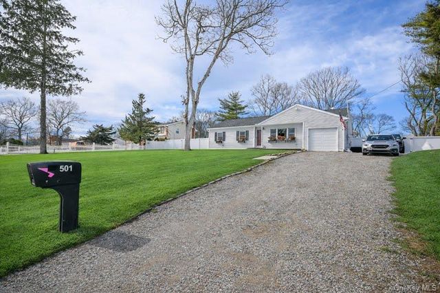 501 Johnson Avenue, Ronkonkoma, NY 11779