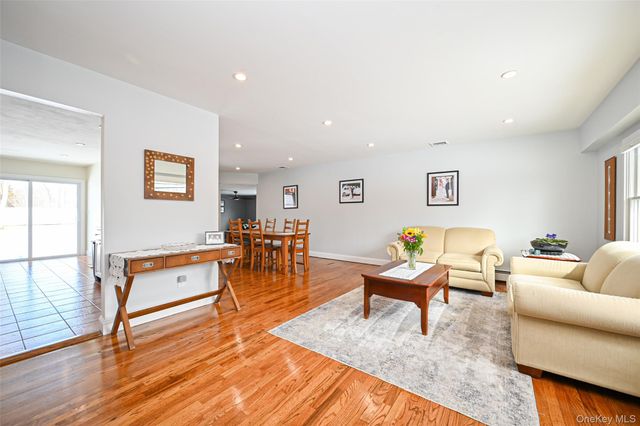 501 Johnson Avenue, Ronkonkoma, NY 11779