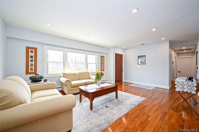 501 Johnson Avenue, Ronkonkoma, NY 11779