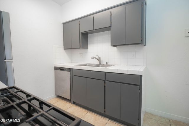 1646 RICK RHODES Drive, El Paso, TX 79936