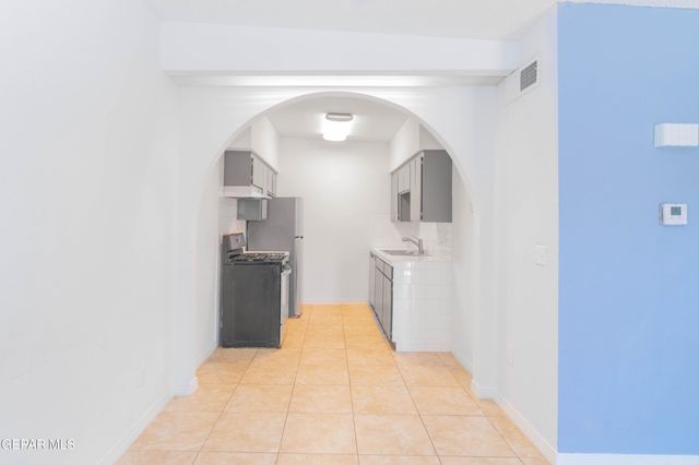 1646 RICK RHODES Drive, El Paso, TX 79936