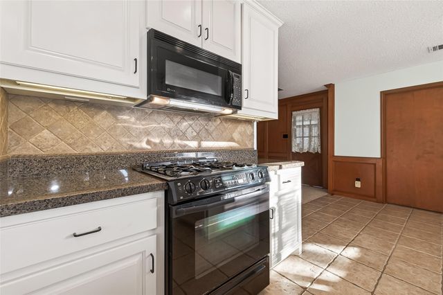 3502 Glenmeadow Drive, Rosenberg, TX 77471