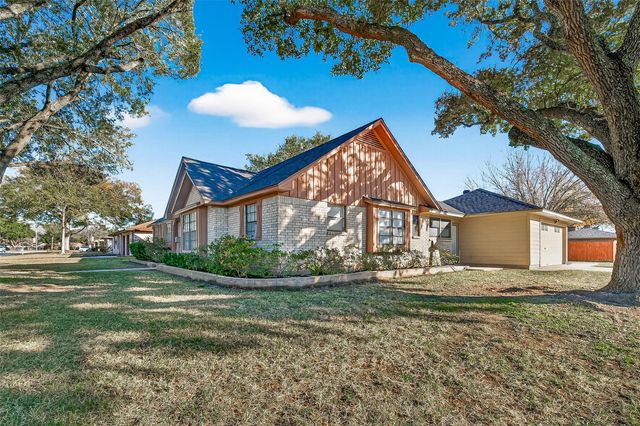 3502 Glenmeadow Drive, Rosenberg, TX 77471