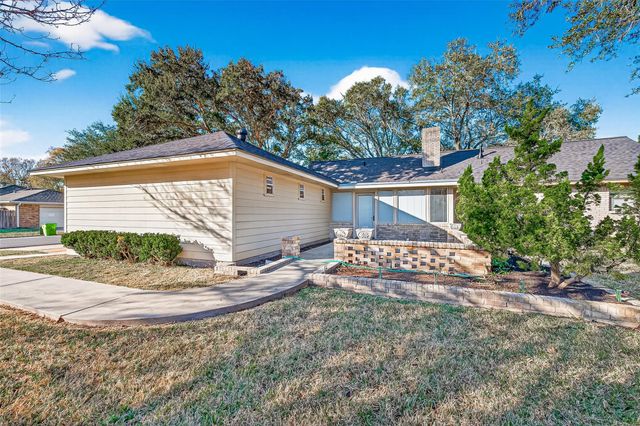 3502 Glenmeadow Drive, Rosenberg, TX 77471