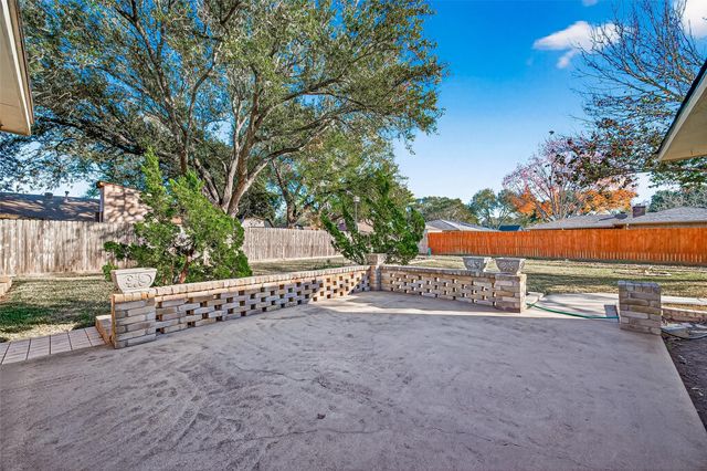 3502 Glenmeadow Drive, Rosenberg, TX 77471