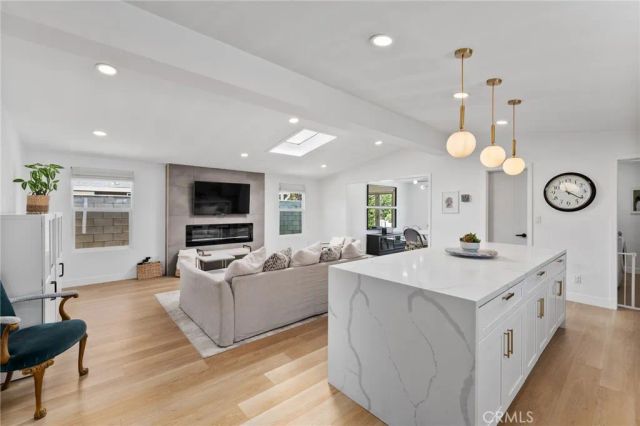 2135 Parsons Street, Costa Mesa, CA 92627