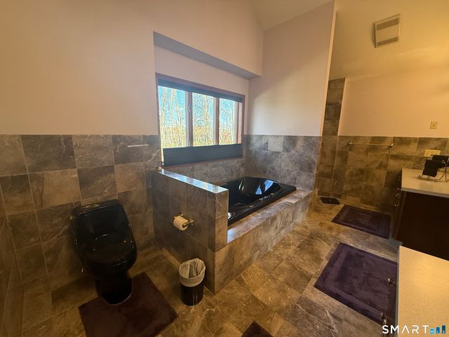 124 Suncrest Court, Torrington, CT 06790