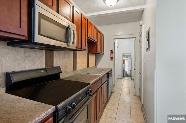 10 Treacy Avenue, Newark, NJ 07108