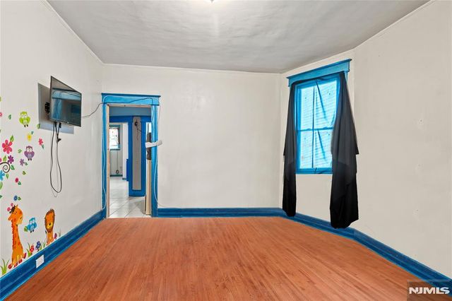 10 Treacy Avenue, Newark, NJ 07108