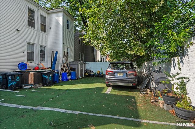 10 Treacy Avenue, Newark, NJ 07108