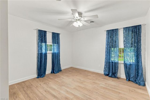 8482 Broad Marsh LN, Hayes, VA 23072