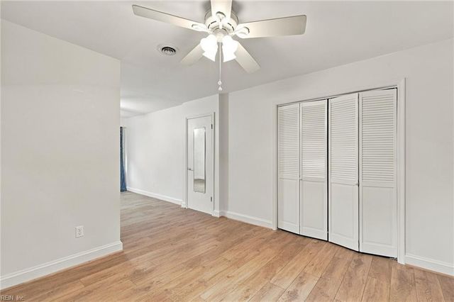 8482 Broad Marsh LN, Hayes, VA 23072