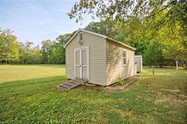8482 Broad Marsh LN, Hayes, VA 23072
