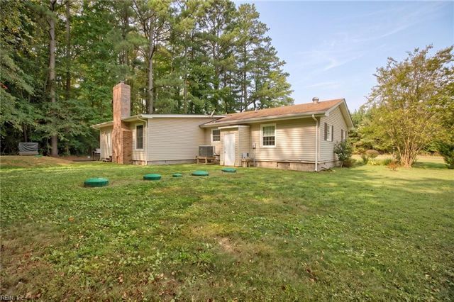 8482 Broad Marsh LN, Hayes, VA 23072