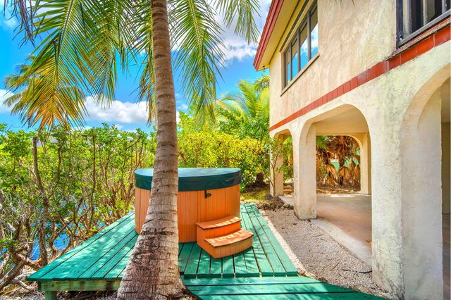 30319 Falcon Lane, Big Pine Key, FL 33043