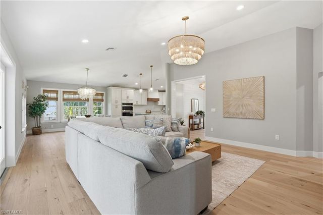 1538 Wilton LN, Sanibel, FL 33957