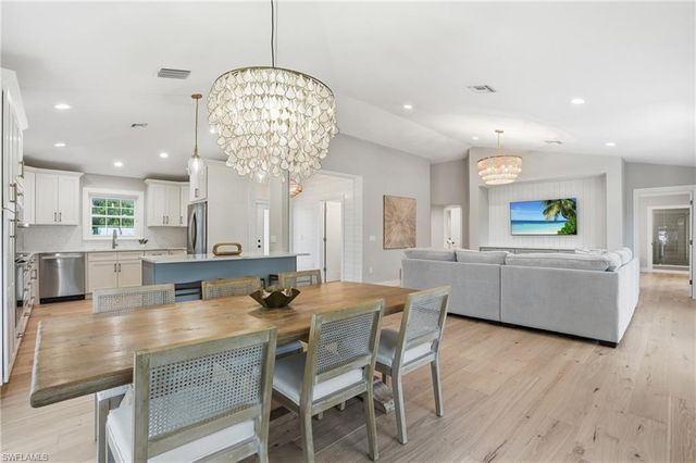 1538 Wilton LN, Sanibel, FL 33957
