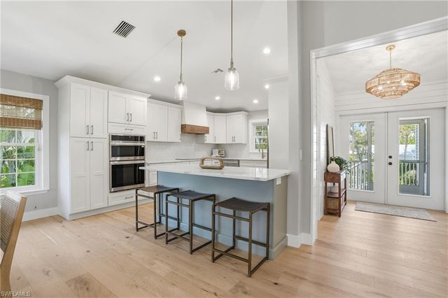 1538 Wilton LN, Sanibel, FL 33957