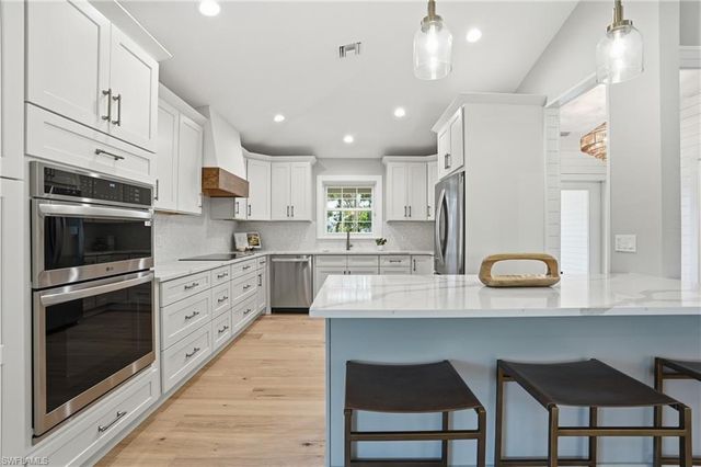 1538 Wilton LN, Sanibel, FL 33957