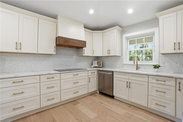1538 Wilton LN, Sanibel, FL 33957