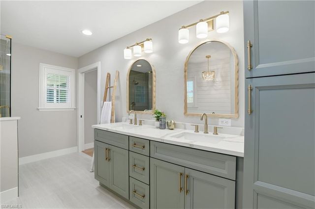 1538 Wilton LN, Sanibel, FL 33957