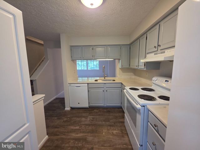 8534 BLUE ROCK LN, Lorton, VA 22079