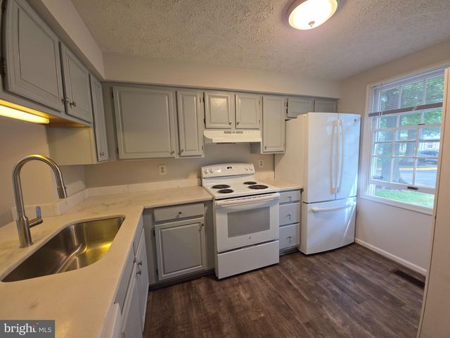 8534 BLUE ROCK LN, Lorton, VA 22079