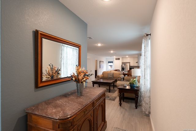 13235 E Faxon, San Antonio, TX 78221
