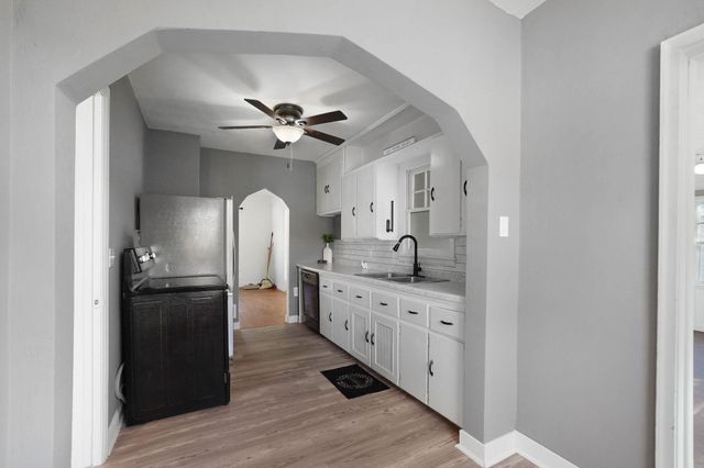 922 E E Mitchell, Waterloo, IA 50702