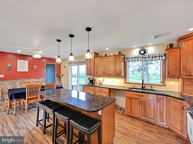 805 S CROSSROADS RD, Lykens, PA 17048