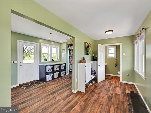 805 S CROSSROADS RD, Lykens, PA 17048