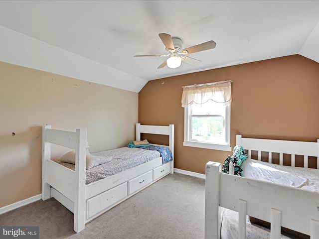 805 S CROSSROADS RD, Lykens, PA 17048