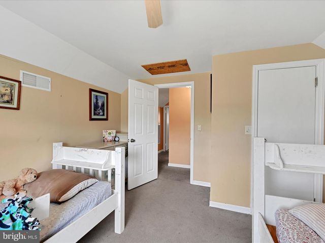 805 S CROSSROADS RD, Lykens, PA 17048