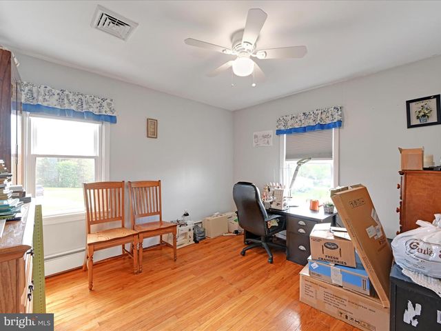 805 S CROSSROADS RD, Lykens, PA 17048