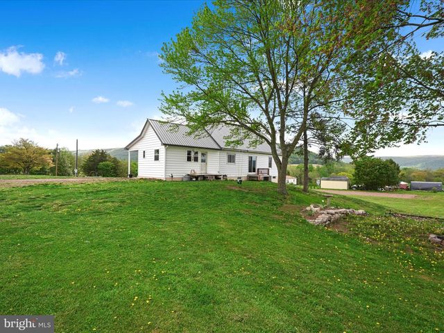 805 S CROSSROADS RD, Lykens, PA 17048