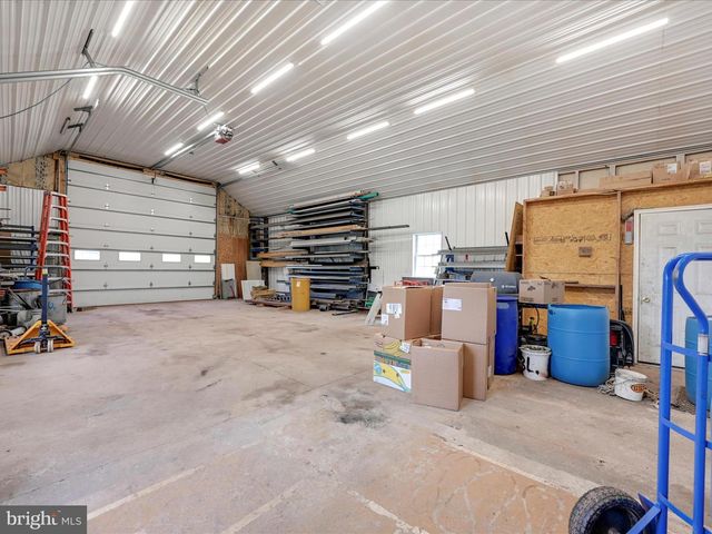 805 S CROSSROADS RD, Lykens, PA 17048