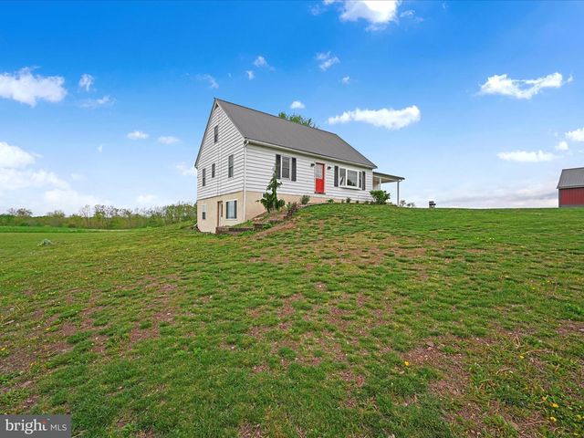 805 S CROSSROADS RD, Lykens, PA 17048