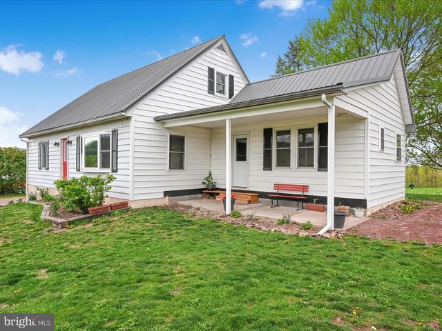 805 S CROSSROADS RD, Lykens, PA 17048