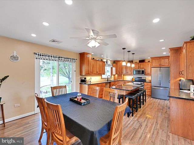 805 S CROSSROADS RD, Lykens, PA 17048