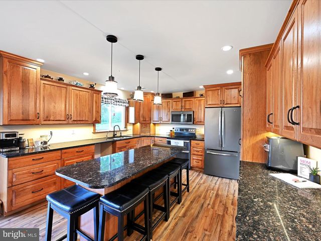 805 S CROSSROADS RD, Lykens, PA 17048