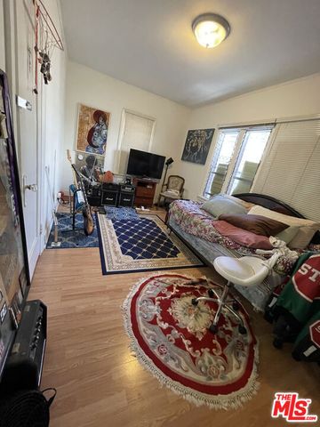 433 N Norton Avenue, Los Angeles, CA 90004