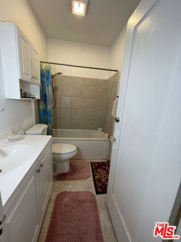 433 N Norton Avenue, Los Angeles, CA 90004