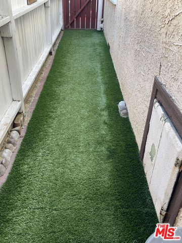 433 N Norton Avenue, Los Angeles, CA 90004