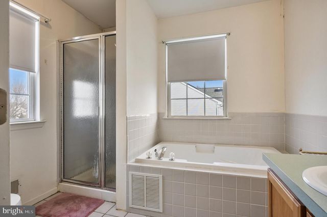 33 COLTS GAIT RD, Marlton, NJ 08053